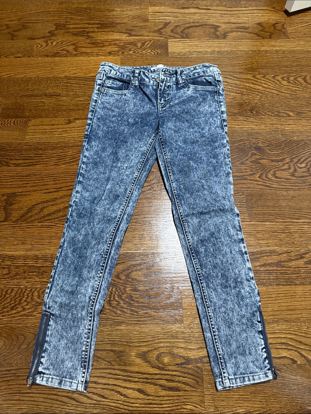 HOT 🔥 ACID WASH JEANS W ZIPPER